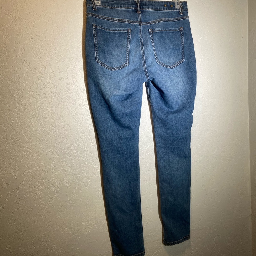 Cabi Curvy Skinny Distressed Jeans Style 5091 Sz 8 - Picture 4 of 4